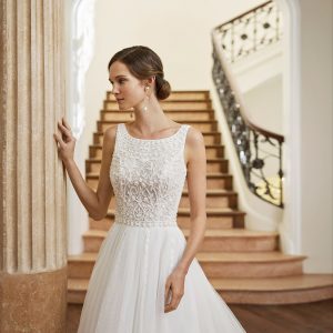 VDO NOVIA ROSA CLARÁ MOD: QUEIMI